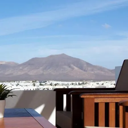 In Playa Blanca Sleeps 4 Includes Air Con And Wifi 3 *