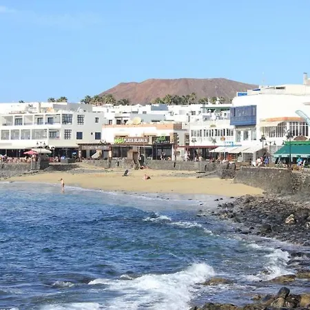 In Playa Blanca Sleeps 4 Includes Air Con And Wifi 3